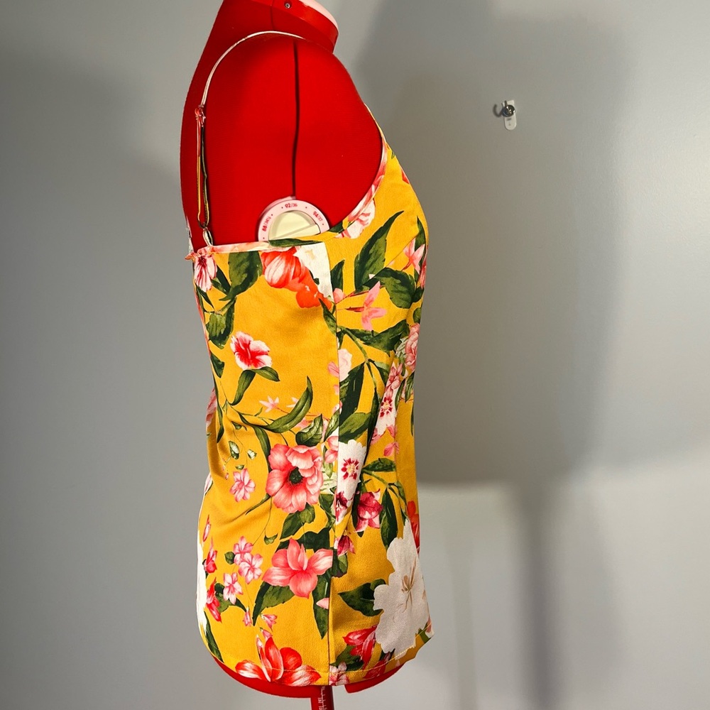 Floral Top with adjustable straps - S - Picture 6 of 9